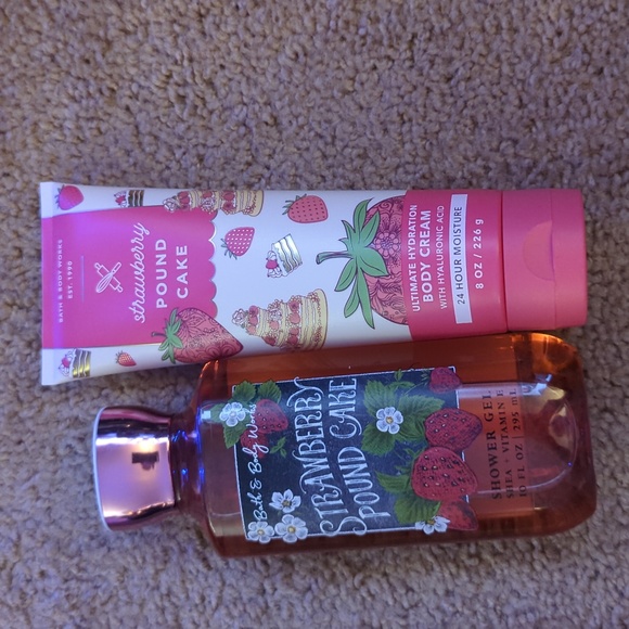 Bath & Body Works Bath & Body Bath Body Works Strawberry Pound Cake